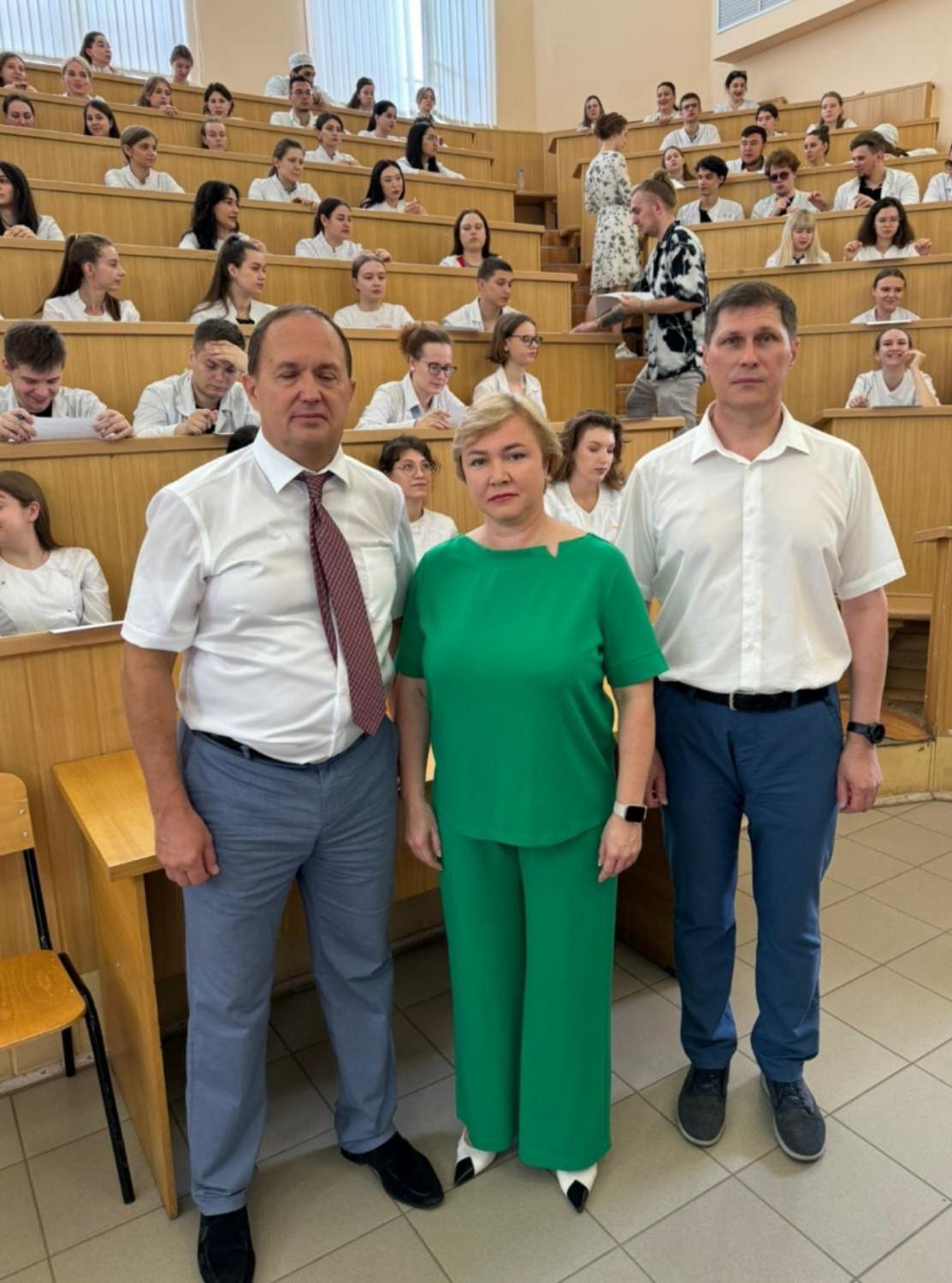 Сергей Толстов поздравил студентов СГМУ с началом Государственной итоговой аттестации