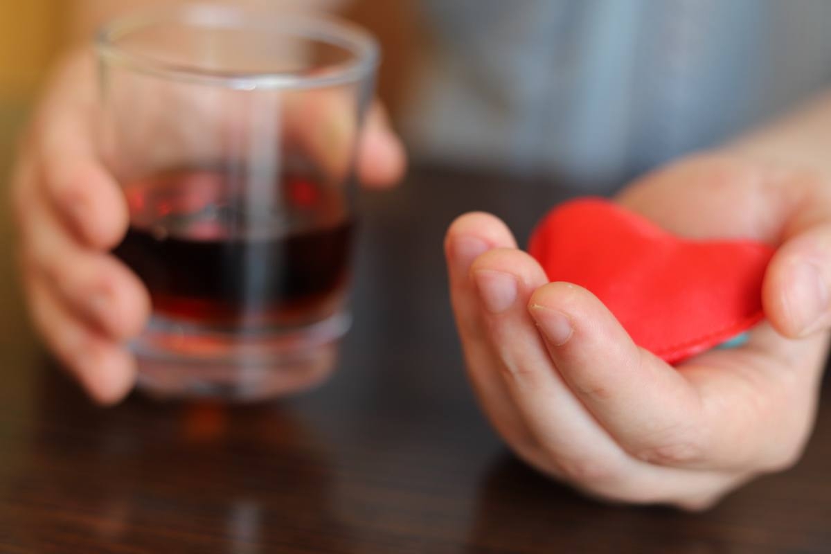 Затяжные праздники — с обилием высококалорийной еды, посиделками вместо прогулок и обильными возлияниями — нелегкое время для сердца.