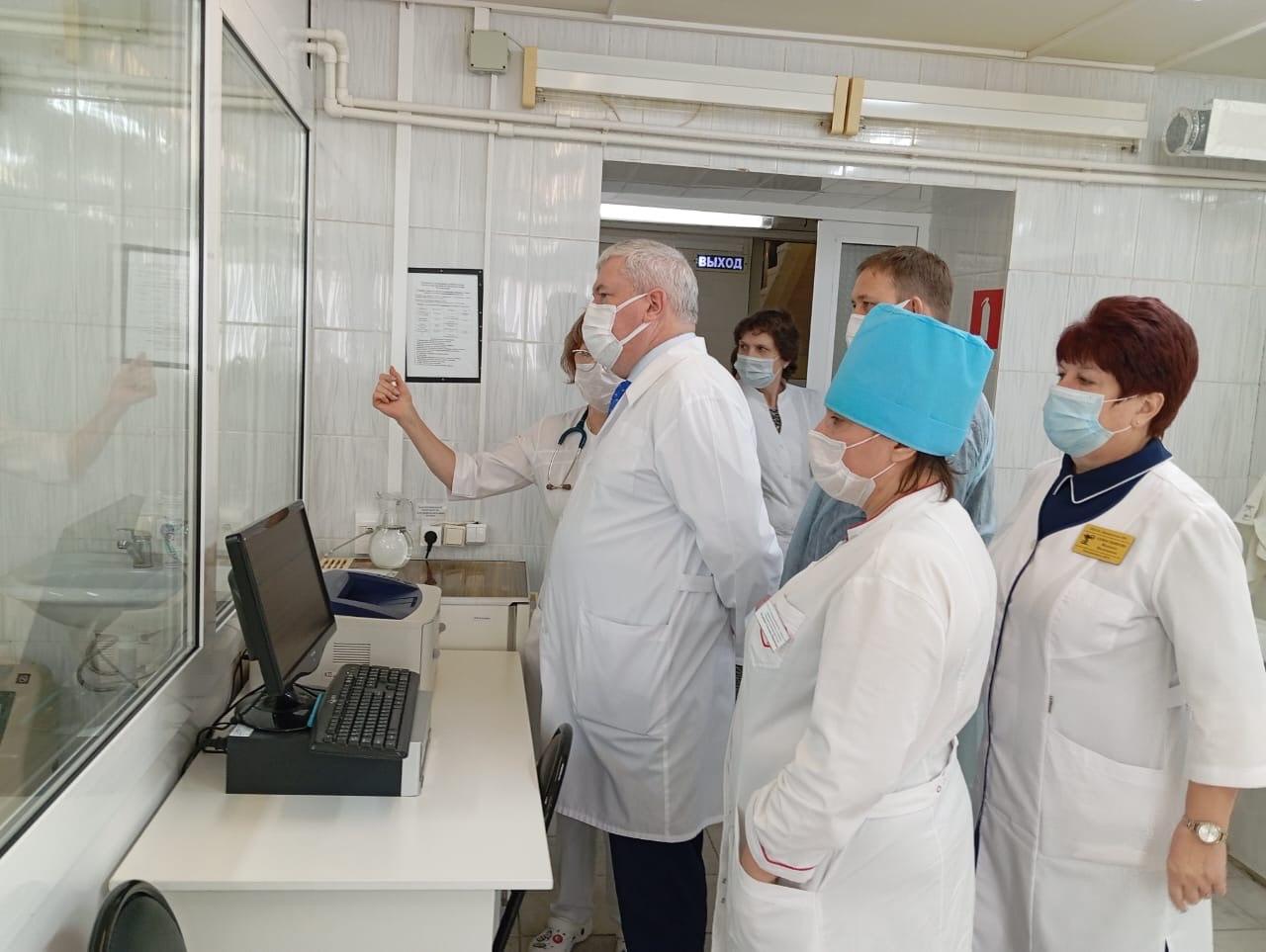 8 февраля главный врач ГУЗ "ОККД" Владимир Дудаков посетил кардиологическое отделение Балашовской районной больницы.