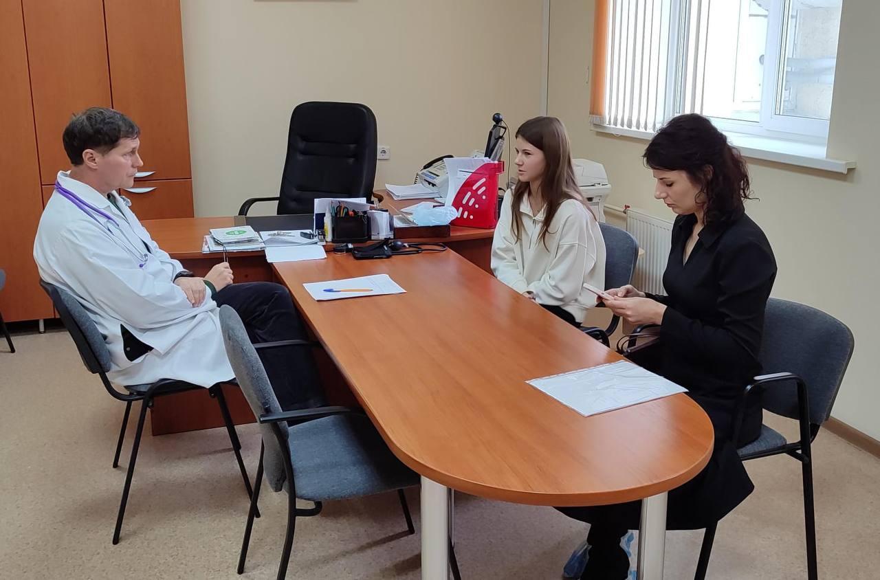 В единый региональный день приёма граждан 16 ноября, личный прием провел и.о. главного врача ГУЗ «Областной клинический кардиологический диспансер», д.м н. Толстов С.Н.