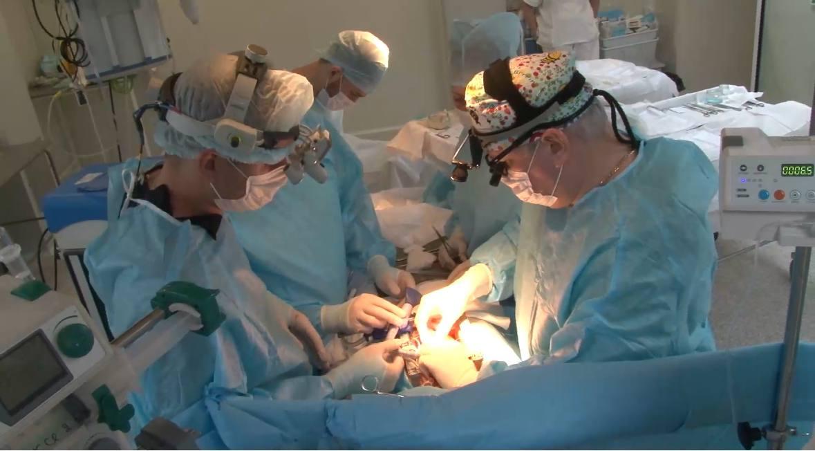 В ГУЗ «Областной клинический кардиологический диспансер» прооперирована пациентка 85 лет с объёмным образованием левого предсердия. Изначально она была госпитализирована в Саратовскую ГКБ №8 с признаками сердечной недостаточности, выраженной одышкой в ...